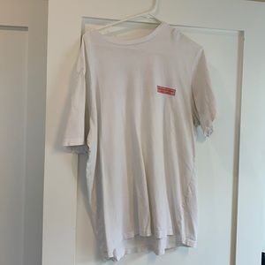 Men’s white original vineyard vines tshirt